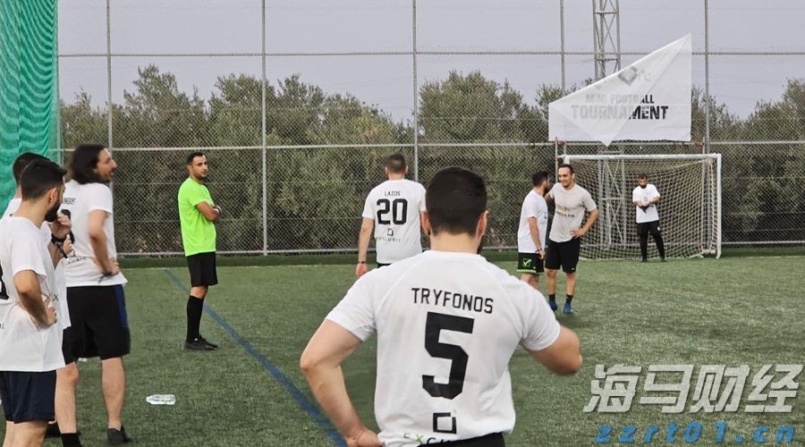 AI热潮推动美股创历史新高 专家警示情绪转冷风险