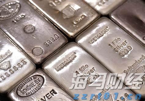 石卡镇：田间地头抗旱忙 齐心协力保春耕