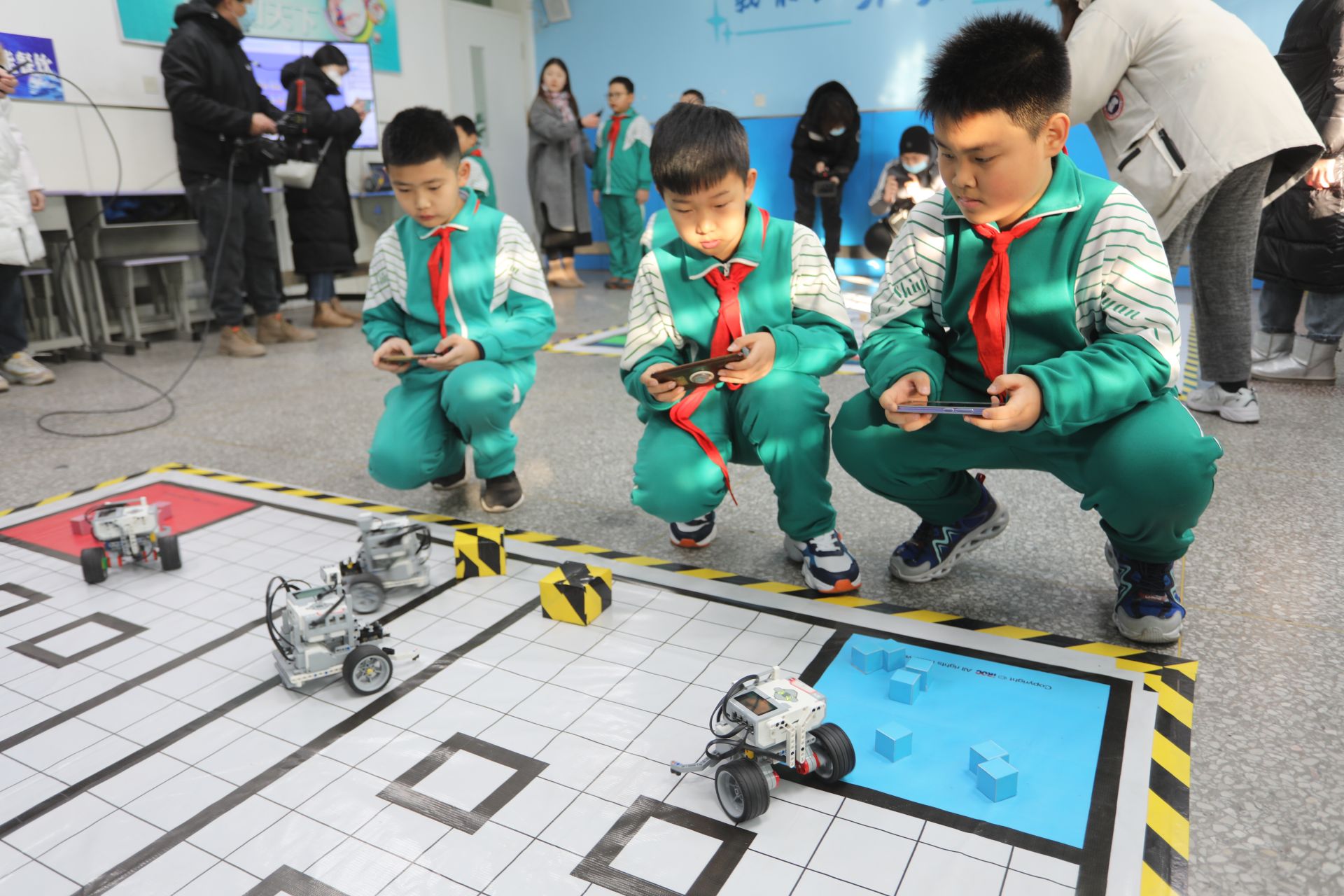 麦克未关，特朗普马克龙对话泄露