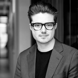 A股盘前播报 | 特朗普计划对芯片征收100%关税，苹果(AAPL.US)追加1000亿投资