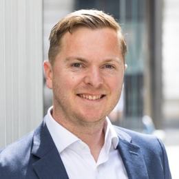 飞速增长！网络业务成英伟达(NVDA.US)AI芯片霸主地位的重要支柱